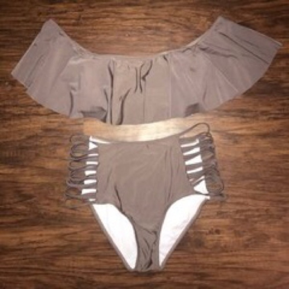 ❌SOLD❌ Two piece bathing suit/bikini